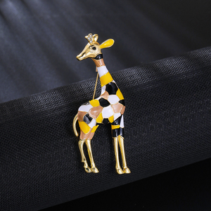 Bán Buôn Dễ Thương Men Con Hươu Cao Cổ Trâm Pha Lê Hợp Kim <span class=keywords><strong>Pin</strong></span> Cho Trẻ Em Đảng Đám Cưới Và Engagement Mô Hình Số - Product Image 3