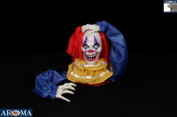 Clown d'Halloween animé de 14 pouces avec tête qui bouge et yeux LED, accessoires musicaux effrayants pour décoration de maison hantée ou de bar