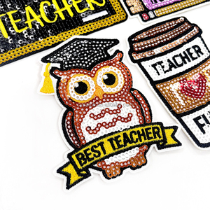 Parches <span class=keywords><strong>de</strong></span> lentejuelas termoadhesivos para profesores, parches <span class=keywords><strong>de</strong></span> pizarra con <span class=keywords><strong>la</strong></span> inscripción 'A+' para profesores, apliques bordados <span class=keywords><strong>de</strong></span> espíritu escolar para bolsos y chaquetas, al por mayor - Product Image 4