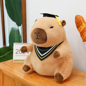 En gros, Jouet Capybara Cochon d'Inde en coton PP doux, avec chapeau <span class=keywords><strong>de</strong></span> docteur, Cadeau commémoratif <span class=keywords><strong>de</strong></span> remise <span class=keywords><strong>de</strong></span> diplôme et scolaire pour fille et garçon - Product Image 2