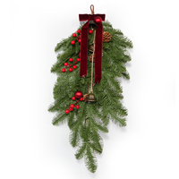 Decoración Navideña Vintage en Forma de Lágrima con 3 Campanas de Cobre, Cinta de Terciopelo Rojo, Piñas y Adornos Artificiales de Plástico para Colgar en la Pared