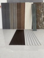 Best-seller Panneau de charbon de bois gris blanc motif de marbre Panneau mural PS avec lignes dorées Panneau de persiennes de charbon de bois