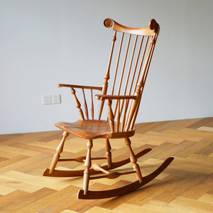 <span class=keywords><strong>Fauteuil</strong></span> à bascule Windsor en bois massif noyer, style scandinave, avec dossier à lattes et dossier enveloppant, design rétro du milieu du siècle, pour salon et salle à manger - Product Image 5