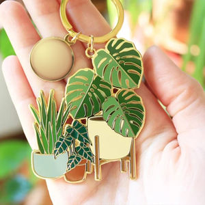 Neue benutzer definierte Design-Party-Dekoration Hawaiian Green Tropical Monstera Leaf Emaille Plant Key chain - Product Image 3