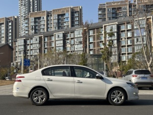 2014 Peugeot 408 1.8L Schaltgetriebe Geräumige Familien-Limousine <span class=keywords><strong>Standard</strong></span> ESP & 6 Airbags Zuverlässig & Kostengünstig - Product Image 3