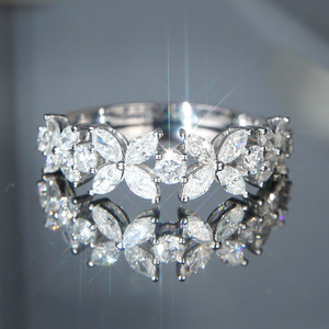 Anello a Forma di Quadrifoglio, Design Semplice, Anello da Dito per Donne - Product Image 1