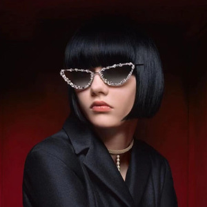 Lunettes de Soleil Niche de Luxe pour <span class=keywords><strong>Femme</strong></span>, Nouveau Style « Light Luxury », Yeux de Chat Incrustés de Diamants, Verres <span class=keywords><strong>Papillon</strong></span> à <span class=keywords><strong>Monture</strong></span> Métallique pour Adulte - Product Image 3