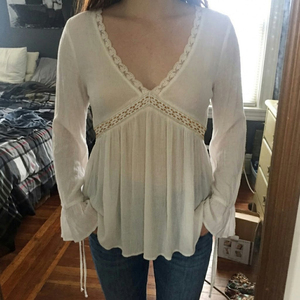 Women's V Neck Lace Trim <b>Crop</b> Blouse Casual Loose Fit High Waist Babydoll <b>Top</b> Lightweight Feminine Tee - Product Image 3