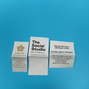 <span class=keywords><strong>ป้าย</strong></span>ผ้าฝ้ายคุณภาพสูง <span class=keywords><strong>ป้าย</strong></span><span class=keywords><strong>เสื้อผ้า</strong></span>แบบกำหนดเอง <span class=keywords><strong>สัญลักษณ์</strong></span>การดูแลรักษาผ้า <span class=keywords><strong>ป้าย</strong></span>ผ้าซาตินพิมพ์ลาย - Product Image 1