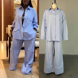 Conjunto de Duas Peças de Verão Elegante Hk7246: Camisa Listrada Solta de Gola Dobrável e Calças de Perna Larga para Mulheres - Product Image 3