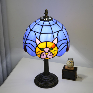 Lampes de table très vendues pour bébés et enfants, <span class=keywords><strong>lampe</strong></span> de bureau en verre <span class=keywords><strong>Tiffany</strong></span> style chat bleu, <span class=keywords><strong>lampe</strong></span> de table mignonne en forme d'animal pour cadeau de vacances - Product Image 5