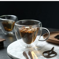 Vente en gros de tasses à café en verre à double paroi en forme de cœur transparent en borosilicate de haute qualité