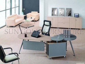 Scrivania Direzionale Curva in Noce con Pannello Frontale in Metallo Forato e Ritorno Laterale per Ufficio Manager - Vendita all'Ingrosso - Product Image 4