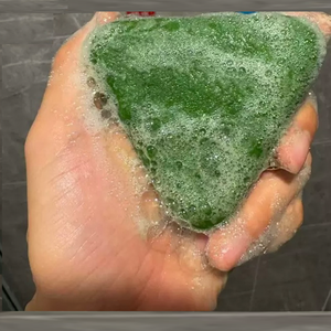 สบู่สมุนไพรอูสมา<span class=keywords><strong>น</strong></span> แฮ<span class=keywords><strong>น</strong></span>ด์เมด สำหรับ<span class=keywords><strong>ผม</strong></span> ช่วยลดความมั<span class=keywords><strong>น</strong></span> ขจัดรังแค 12 สมุนไพรแท้ สบู่<span class=keywords><strong>แชมพู</strong></span><span class=keywords><strong>เซ</strong></span><span class=keywords><strong>เว่</strong></span><span class=keywords><strong>น</strong></span>กรีน - Product Image 4