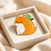 Épinglette en émail chat orange mignon, broche de revers chaton dessin animé, badge animal pour la décoration de sacs à dos et vestes