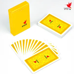 사용자 정의 크기 63*88mm/57*87 공장 인쇄 게임 및 파티 박스 포장 된 맞춤형 광고 포커 중국에서