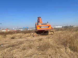 รถขุดมือสอง Doosan DX520LC-9c ราคาถูก พร้อมเครื่องยนต์และเกียร์ประสิทธิภาพสูง 52 ตัน กำลัง 320 กิโลวัตต์ ขาย - Product Image 3