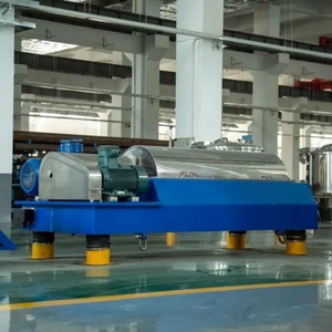 צנטריפוגה דקנטרית מדגם Westfalia <span class=keywords><strong>GEA</strong></span> CB505-01-32 משומשת, רב מכר, לטיפול בבוצה, הכוללת קערת טיפול ורכיבי גלגל שיניים מרכזיים. - Product Image 5