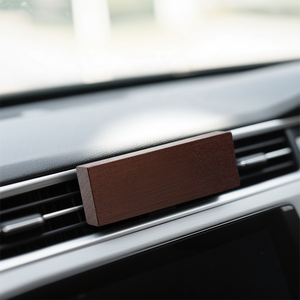Ambientador de Madera Natural para Coche con Clip para Rejilla de Ventilación, Logotipo Personalizado, Aroma Ecológico de Fragancia Intensa, Aromaterapia para Aire Acondicionado de Coche - Product Image 1