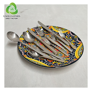 Ensemble de Couteaux de Cuisine en Acier Inoxydable avec Manche en Métal, Couteau de Chef avec Bloc et Planche à Découper en Plastique, Ensemble de Couverts - Product Image 2