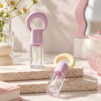 Tube carré transparent pour huile à lèvres avec logo personnalisé, 5,5 ml, capuchon à anneau large, pinceau souple pour blush liquide, emballage pour gloss à lèvres