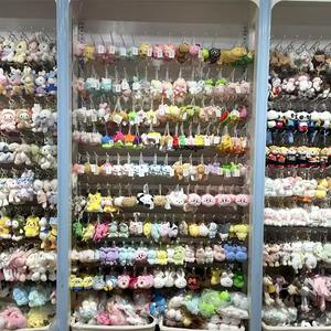 Al por mayor: Llaveros de peluche de dibujos animados bonitos, más de 100 estilos, juguetes para máquinas de garras, muñecos de peluche de alta calidad y colgantes de peluche en stock - Product Image 2