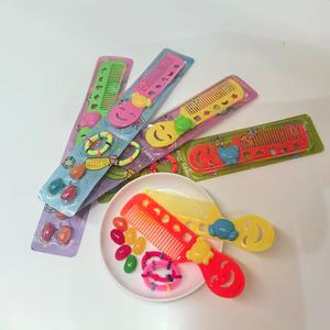 Juguetes de Caramelo de Dibujos Animados al por Mayor, Juguetes de Peine para Niños con Caramelos de Gomitas de Frutas - Product Image 2