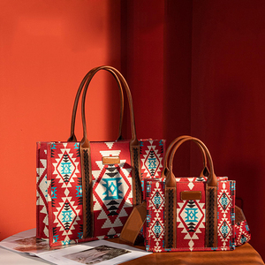 Borsa a tracolla invernale con stampa a doppio lato Boho sudoccidentale - Product Image 6