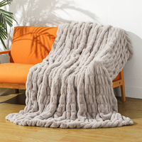 Benutzer definierte dicke weiche Mantas De Invierno Erwärmung Polyester King Size geraffte Kunst pelz andere Über würfe Decken für den Winter