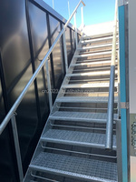 Escaliers extérieurs en acier avec grille en acier galvanisé, marches d'escalier en métal soudé pour escalier d'évacuation extérieur