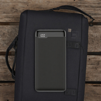 Paquete de batería para teléfono móvil Pantalla LED 22,5 W Banco de energía de carga rápida 20000mAh Estación de energía USB dual Fuente de alimentación Cargador portátil
