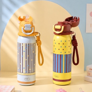 Bouteille Thermique Portable pour Enfants et Étudiantes, Motif Bonbon Cœur, avec Paille, Design Mignon, 560 ml, Idéale pour les Voyages - Product Image 4