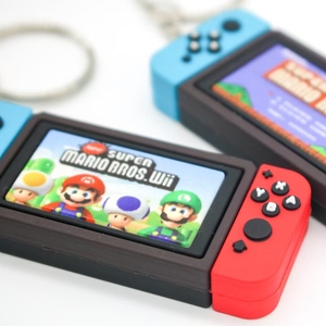 พวงกุญแจเครื่องเกมสวิตช์ ซูเปอร์บรอส แบบกำหนดเอง พวงกุญแจนินเทนโดสวิตช์ จี้ห้อยกระเป๋า ยางนิ่ม PVC - Product Image 4