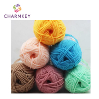 Offre Spéciale 100% acrylique en gros tricot à la main 5ply gros fil de coton de lait pour le crochet