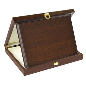 Boîte à plaques en noyer 300x250, présentoir horizontal avec fermoir doré - Product Image 1