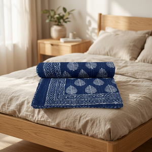 Cubrecama Kantha con Estampado a Mano Indio, 90x108 Pulgadas, Diseño de Hojas Indigo, Colcha de Algodón para Cama Doble, Cubrecama Hecho a Mano - Product Image 3
