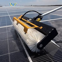 Équipement de nettoyage de panneaux solaires commerciaux, brosse à rouleaux électrique pour nettoyer les panneaux photovoltaïques, approvisionnement direct pour les fermes solaires et les toits