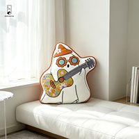 Coussin en peluche fantôme d'Halloween, brodé avec une guitare, bordure à pompons, coussin décoratif doux pour la maison et le canapé
