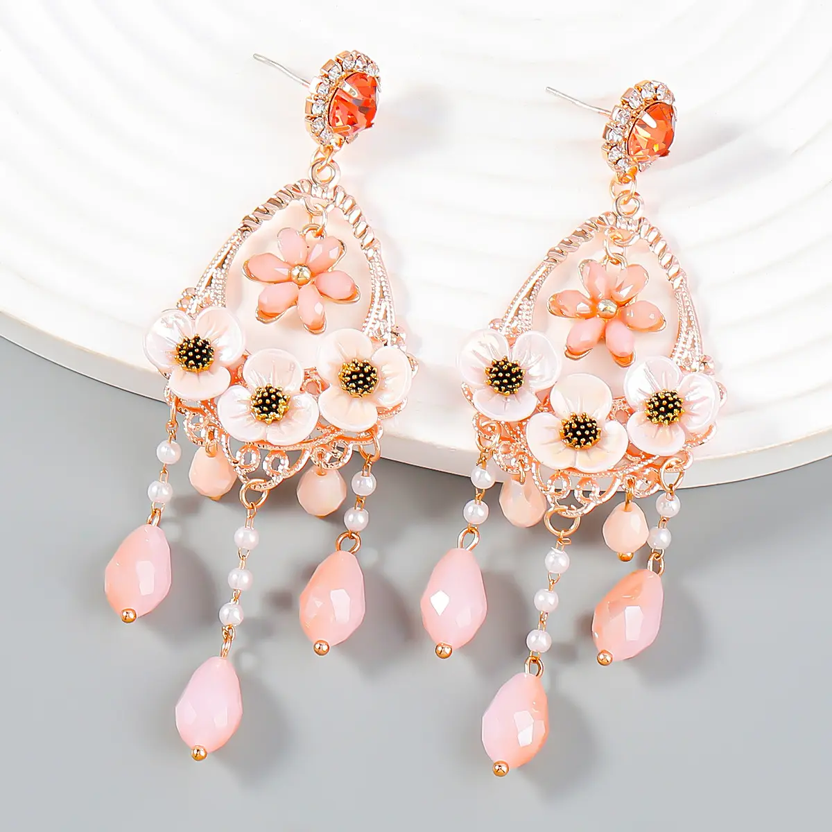 2023 New Arrivals Fashion Jewelry multi-layer alloy diamond pearl resin acrylic flower earrings big pendant korean earrings girl