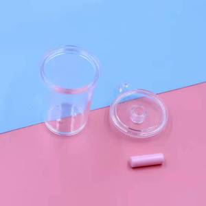ビッグサイズ シミュレーション プラスチック サラダカップ フラットカバー ミニミルクティーカップ DIY フードプレイカップ キーホルダー ストロー付き - Product Image 4