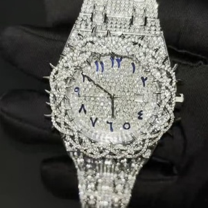 Reloj de lujo de alta gama con diseño de espinas, totalmente incrustado con una esfera de moissanita, perfecto para el estilo hip-hop y para fiestas. - Product Image 6