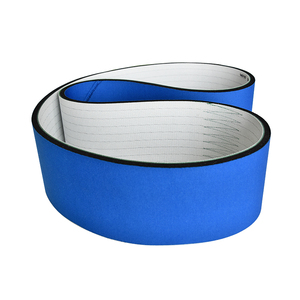 Etiketleme makinesi için özelleştirilmiş PU zamanlama kemeri mavi kumaş ve siyah kauçuk köpük sünger konveyör OEM desteği - Product Image 2