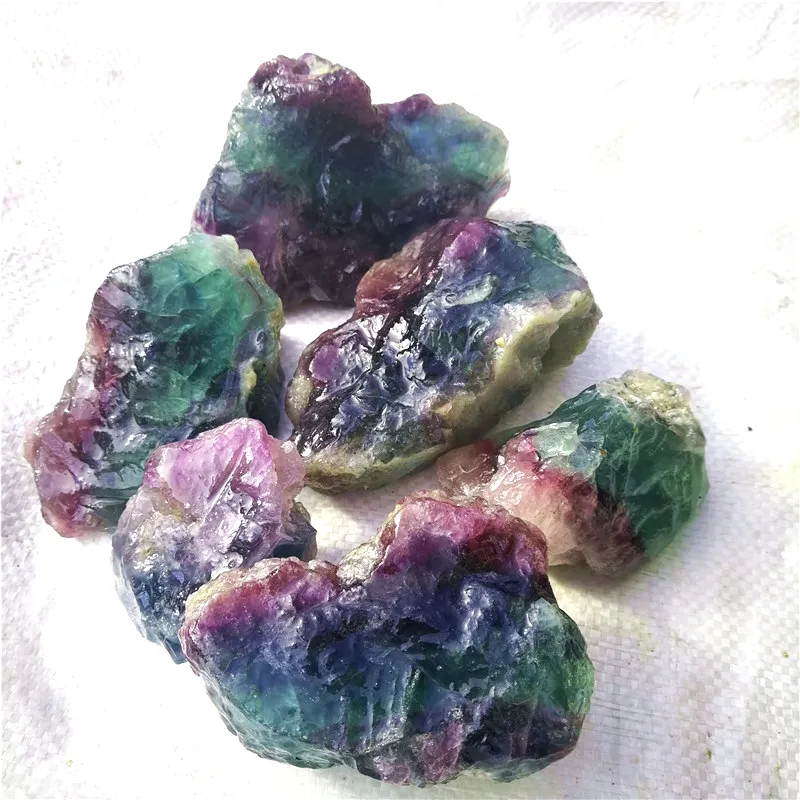 Prezzo di roccia Naturale arcobaleno fluorite cristallo di quarzo grezzo pezzi di pietra di cristallo di quarzo grezzo