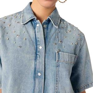 Nuevo Conjunto de Mujer de Alta Calidad: Camisa Vaquera con Botones y Top con Pedrería, Minishorts con Pedrería en Línea A, Lavado Desgastado - Product Image 3