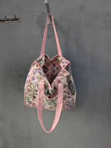 Bolsa de Mano de Algodón Acolchada con Patchwork Hecha a Mano, Cierre de Cremallera, Estampado de Bloques de Verano y Otoño, Bolsa de Compras, Viajes, Regalo Personalizado - Product Image 4