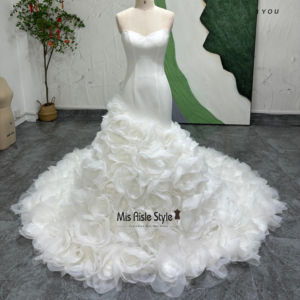 क्लासिक मत्स्यांगना फर्श-लंबाई फीता-अप बैक पुष्प विवाह पोशाक - Product Image 1