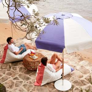 Grand parasol coupe-vent portable personnalisé de 210cm parasol de plage à bord festonné blanc français de jardin en bois vintage avec pompon - Product Image 6