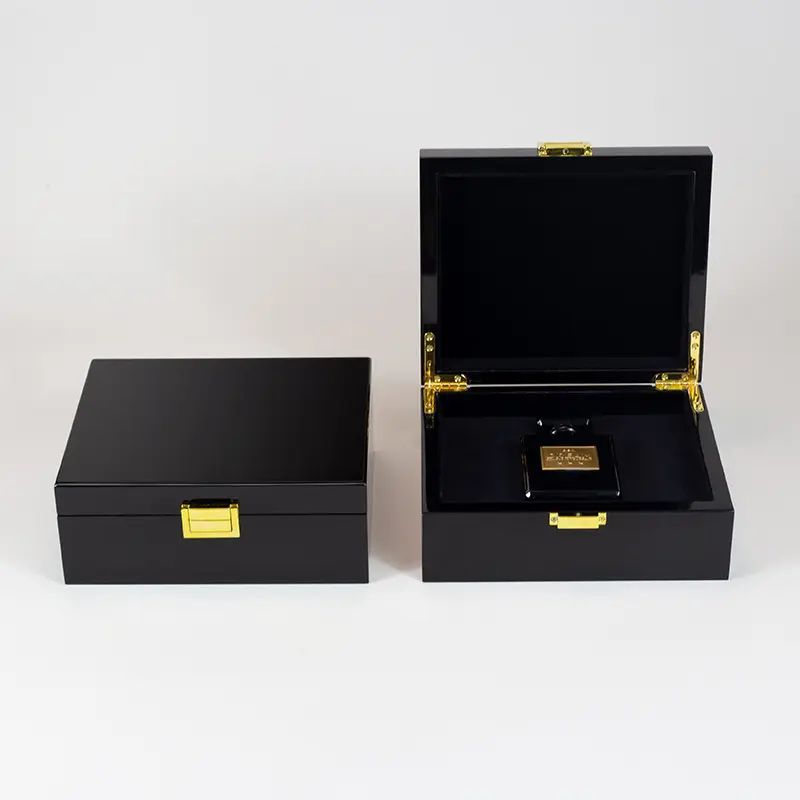 Wooden lacquered perfume box Black flip top aromatherapy Lipstick cosmetics box Empty box
