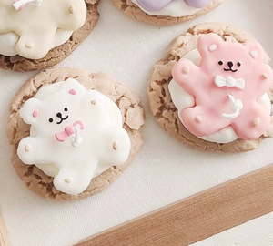 เทียนหอมรูปคุกกี้หมีเนย ขายส่งยอดนิยม ของขวัญสำหรับเด็ก วันวาเลนไทน์ - Product Image 5