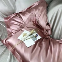 Conception gratuite taie d'oreiller en satin avec logo personnalisé pour les cheveux et la peau taie d'oreiller en soie douce ensemble de taies d'oreiller en satin
